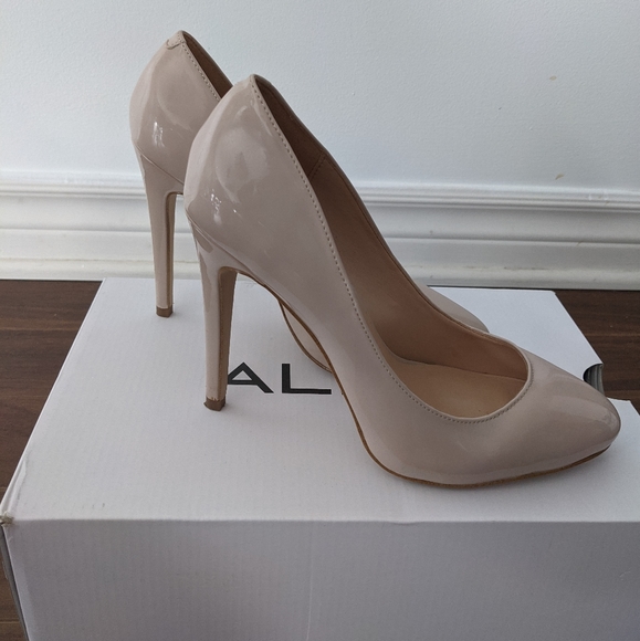 Aldo Nude/Beige Palazza Heels Size 7